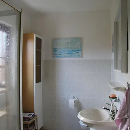 Holiday home Freistehendes Wohnhaus Mit 3 Sz Fur 6 Personen Zingst