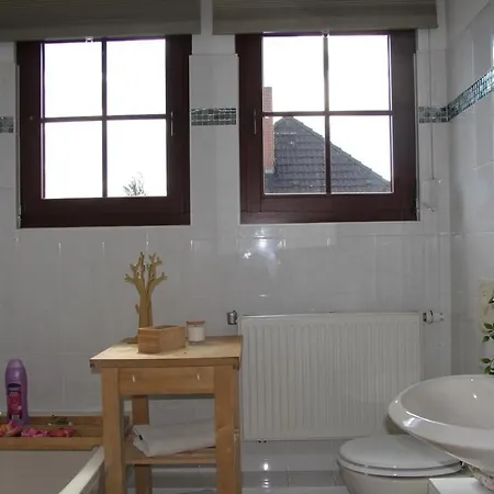 Freistehendes Wohnhaus Mit 3 Sz Fur 6 Personen Holiday home *