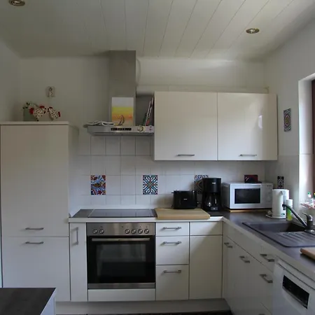Freistehendes Wohnhaus Mit 3 Sz Fur 6 Personen *